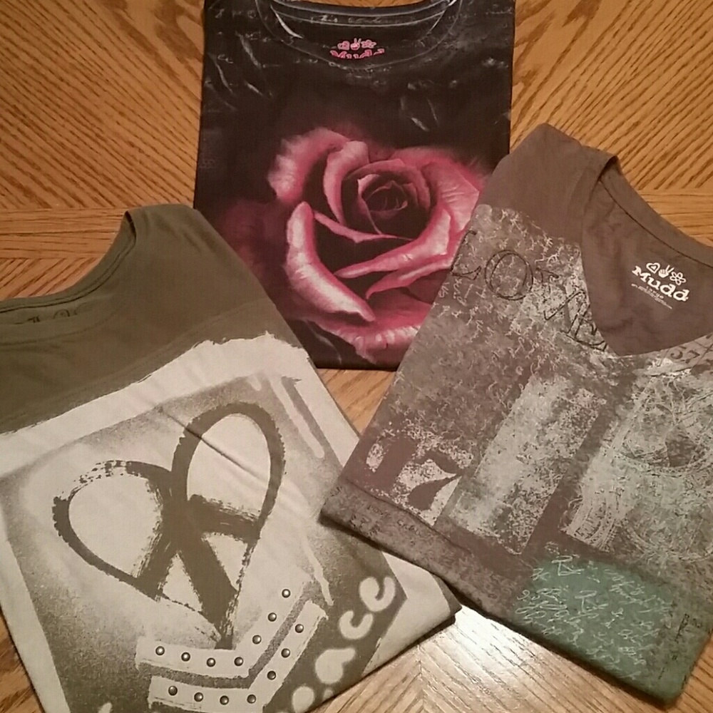 Mudd Women's Y2K Short Sleeve Tees in Olive Green, Black, Brown!
